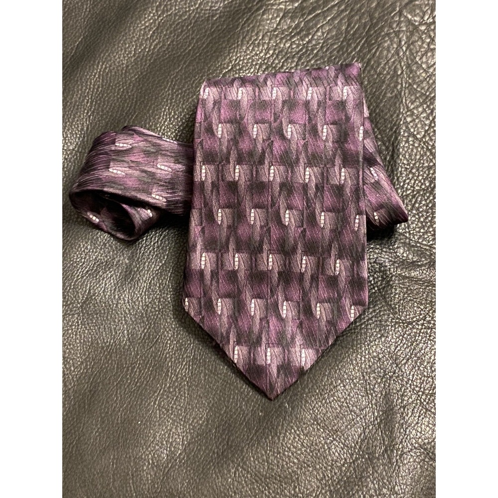 Gianfranco Ruffini 100% Silk Tie Purple Shades Geometric Men Necktie 58"x 4" USA